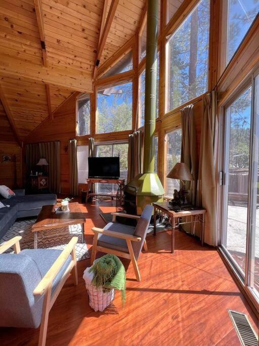 Summit: Discover Serenity In This Cozy Cabin With Mountain Views! Villa Big Bear Lake Exteriör bild